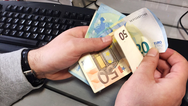 Επιδόματα: Κατακερματισμένα και αναποτελεσματικά παρά τις μεταρρυθμίσεις