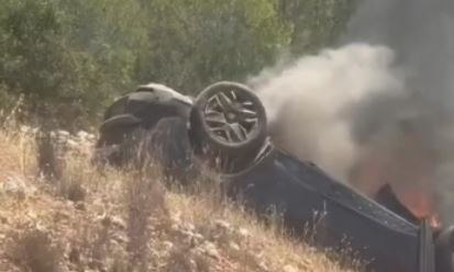 Κόρινθος: Αυτοκίνητο ανατράπηκε και τυλίχθηκε στις φλόγες [βίντεο]