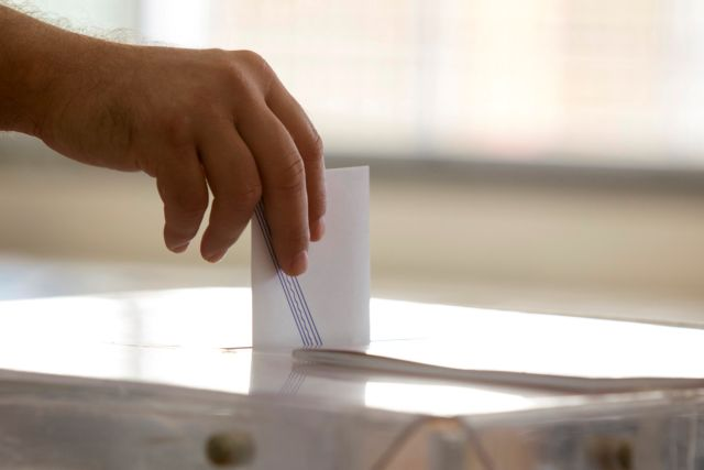 Δημοσκόπηση Opinion Poll: Ντέρμπι Ανδρουλάκη – Δούκα για την προεδρία του ΠΑΣΟΚ, προηγείται ο Κασσελάκης στον ΣΥΡΙΖΑ
