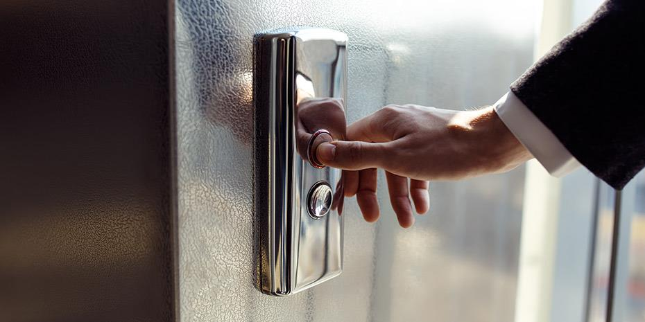 Η γήρανση «εκτοξεύει» τη ζήτηση για ανελκυστήρες, νέα αγορά δισ.