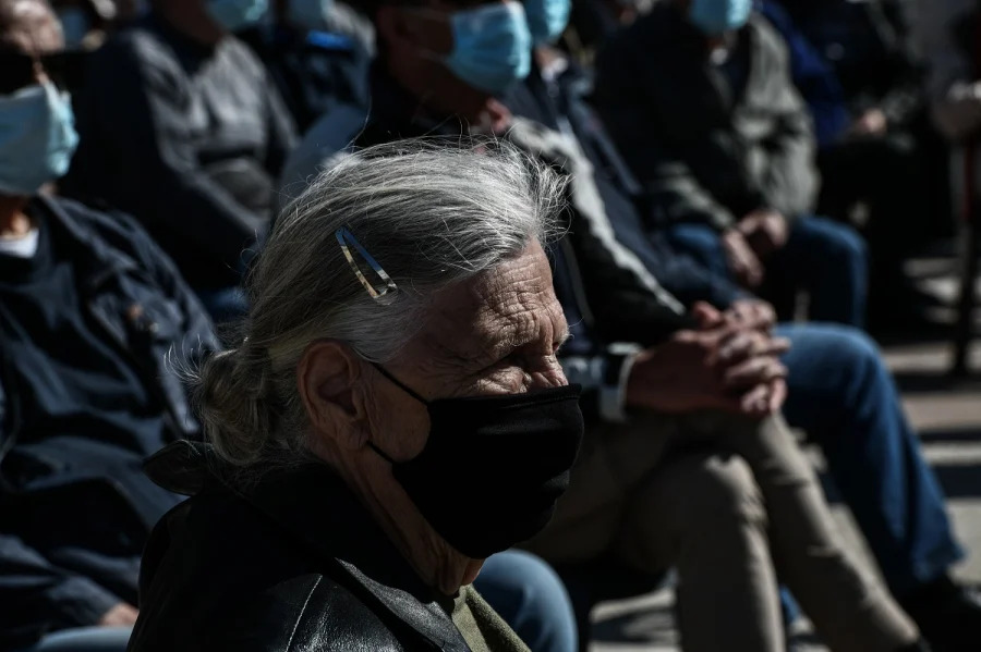 Ποιοι βγαίνουν στη σύνταξη το 2025 με όρια ηλικίας κάτω των 62 ετών