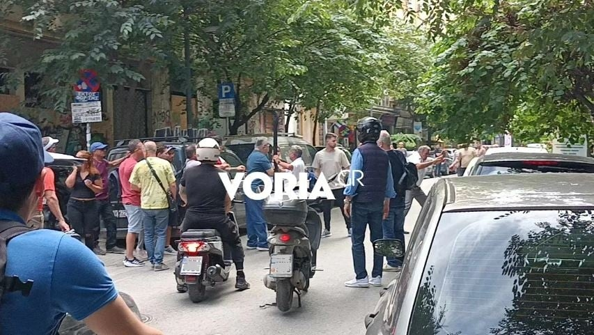 Θεσσαλονίκη: Άγριο ξύλο μεταξύ οδηγών στη μέση του δρόμου