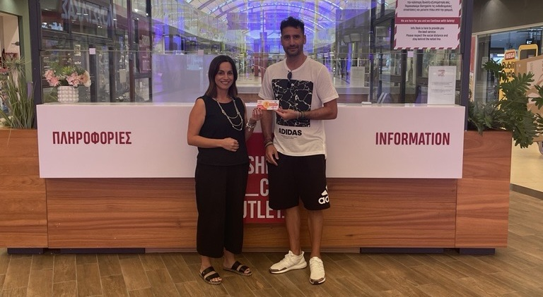 Ξεπέρασε κάθε προσδοκία η συμμετοχή στον διαγωνισμό «Shop, Scan and Win» του Fashion City Outlet – Ο νικητής ετοιμάζεται για Βαρκελώνη