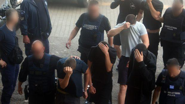 Θεσσαλονίκη: Στη φυλακή 24χρονος για την εθνικιστική εγκληματική οργάνωση, ελεύθεροι άλλοι 11