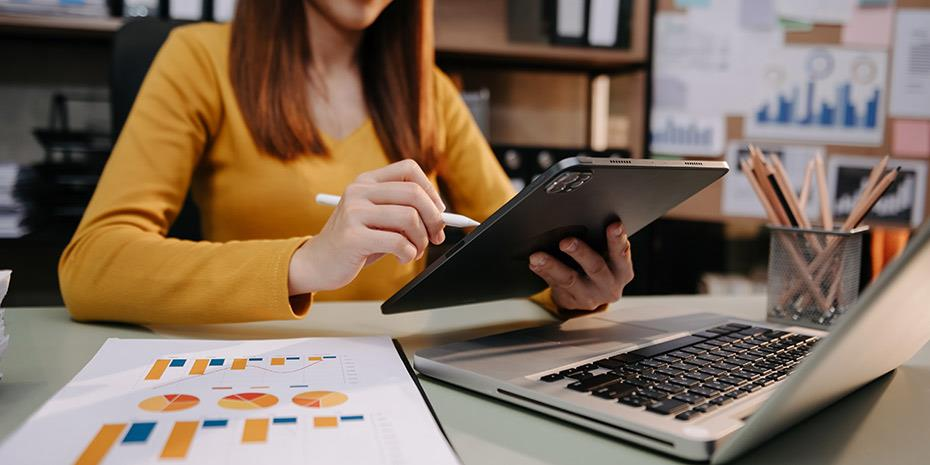 Το 51% των Ελλήνων εργαζομένων αναζητά δεύτερη δουλειά