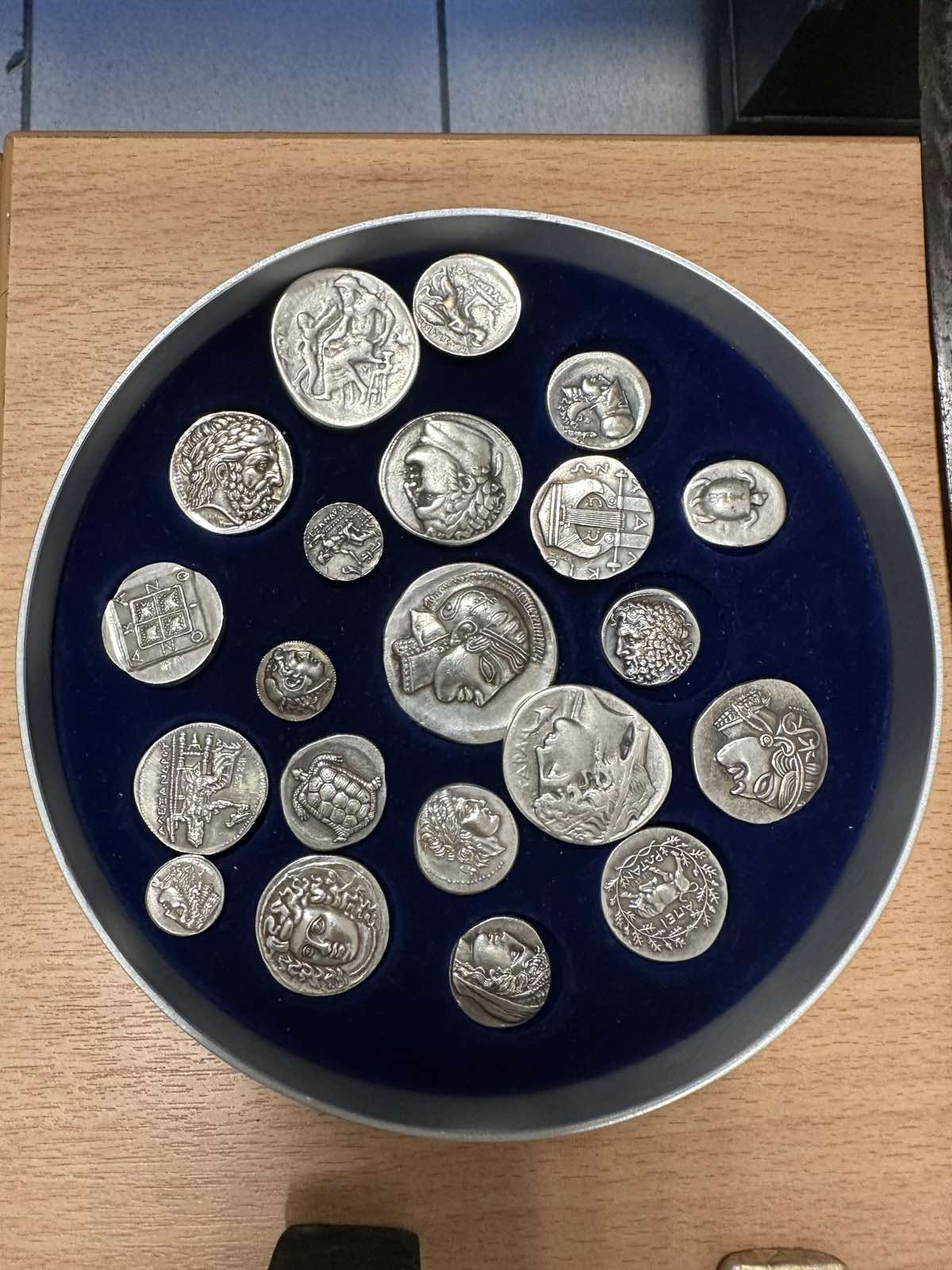 Ελεύθεροι με όρους οι 39 συλληφθέντες για τα δύο κυκλώματα αρχαιοκαπηλίας