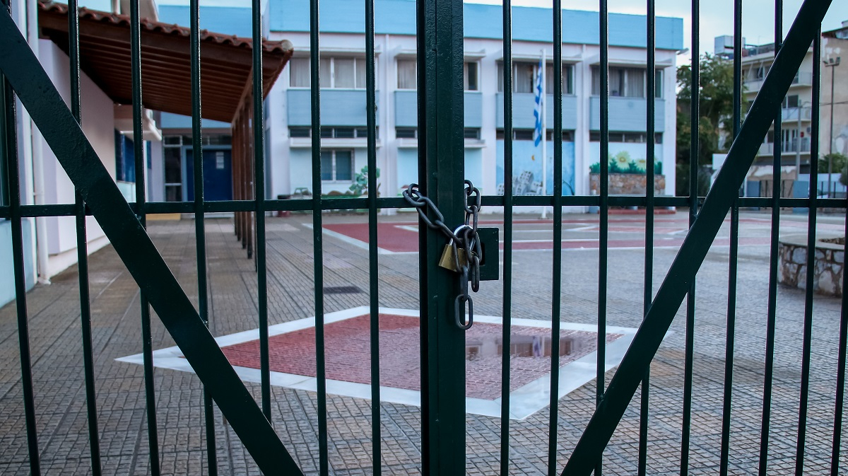 Θεσσαλονίκη: Στο νοσοκομείο 16χρονος ύστερα από επίθεση εξωσχολικών