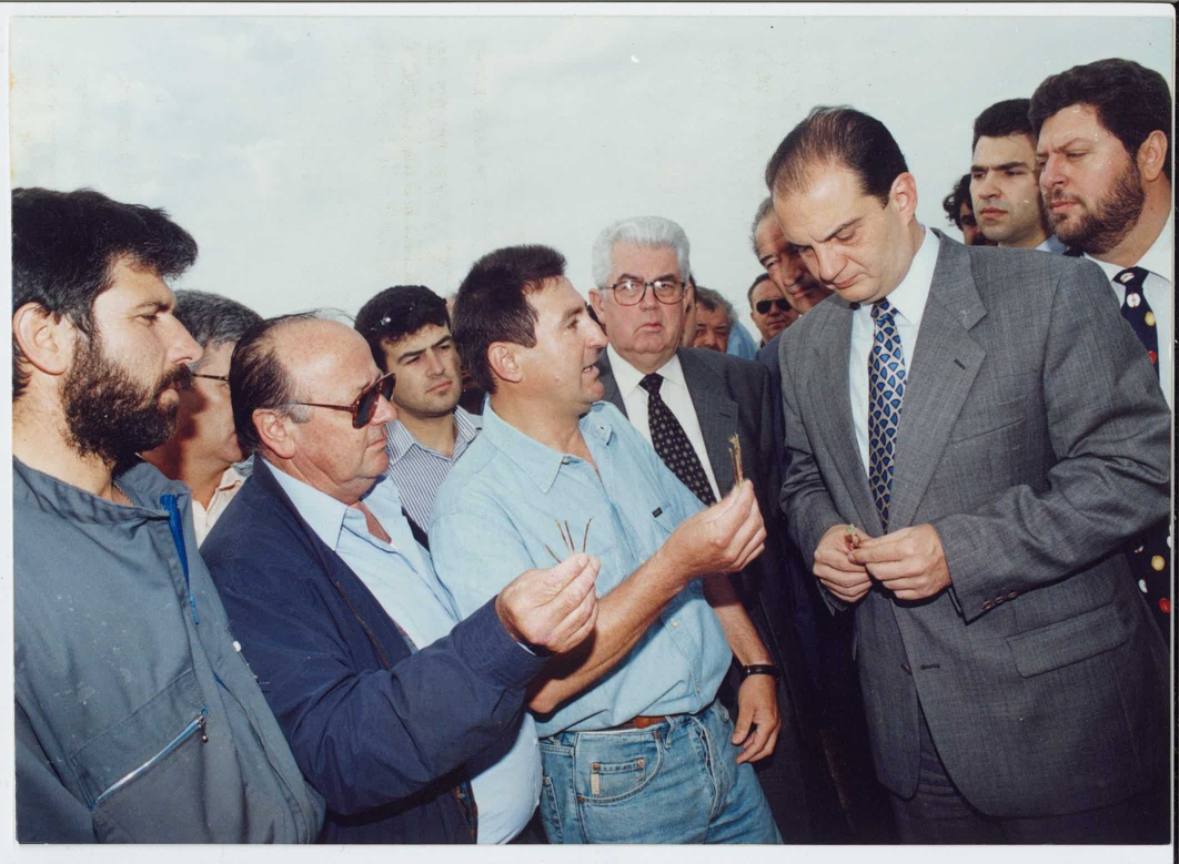 Η διαχρονική σχέση των αγροτών με τον Καραμανλή (φωτ.)