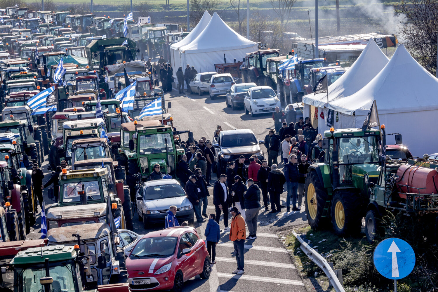 Πανελλαδική σύσκεψη των μπλόκων την Κυριακή – Προς κλιμάκωση οι αγροτικές κινητοποιήσεις