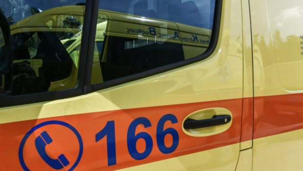 Βόλος: Άνδρας άρπαξε φωτιά στην εθνικό οδό – Τι αναφέρει αυτόπτης μάρτυρας