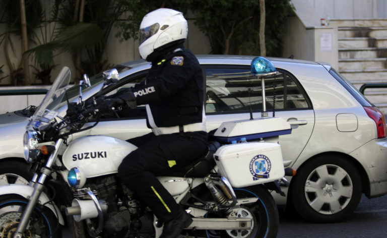 Αγρίνιο: Άνδρας έπεσε θύμα ξυλοδαρμού στο κέντρο της πόλης – Νοσηλεύεται στο νοσοκομείο