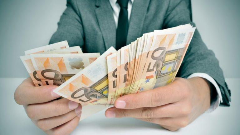 Ληξιπρόθεσμα: Έμειναν απλήρωτοι φόροι 3 δισ. ευρώ στο α΄ τετράμηνο – Περισσότεροι από 2 εκατ. φορολογούμενοι κινδυνεύουν με κατασχέσεις