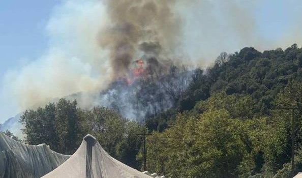 Φωτιά στο Παγγαίο Καβάλας – Eπιχειρούν 2 αεροσκάφη και 1 ελικόπτερο