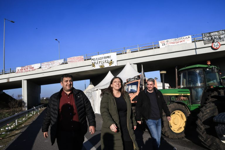 Ζωή Κωνσταντοπούλου: «Οι αγρότες πήραν μια αξιοπρεπή απόφαση, να μην ενδώσουν στην κοροϊδία του πρωθυπουργού»