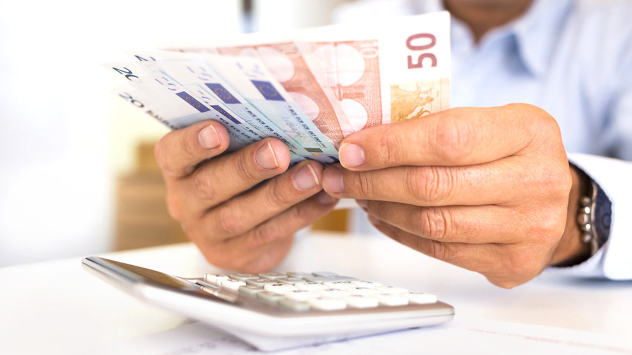 Πληρωμές Ιανουαρίου 2026: Πότε καταβάλλονται τα επιδόματα του ΟΠΕΚΑ
