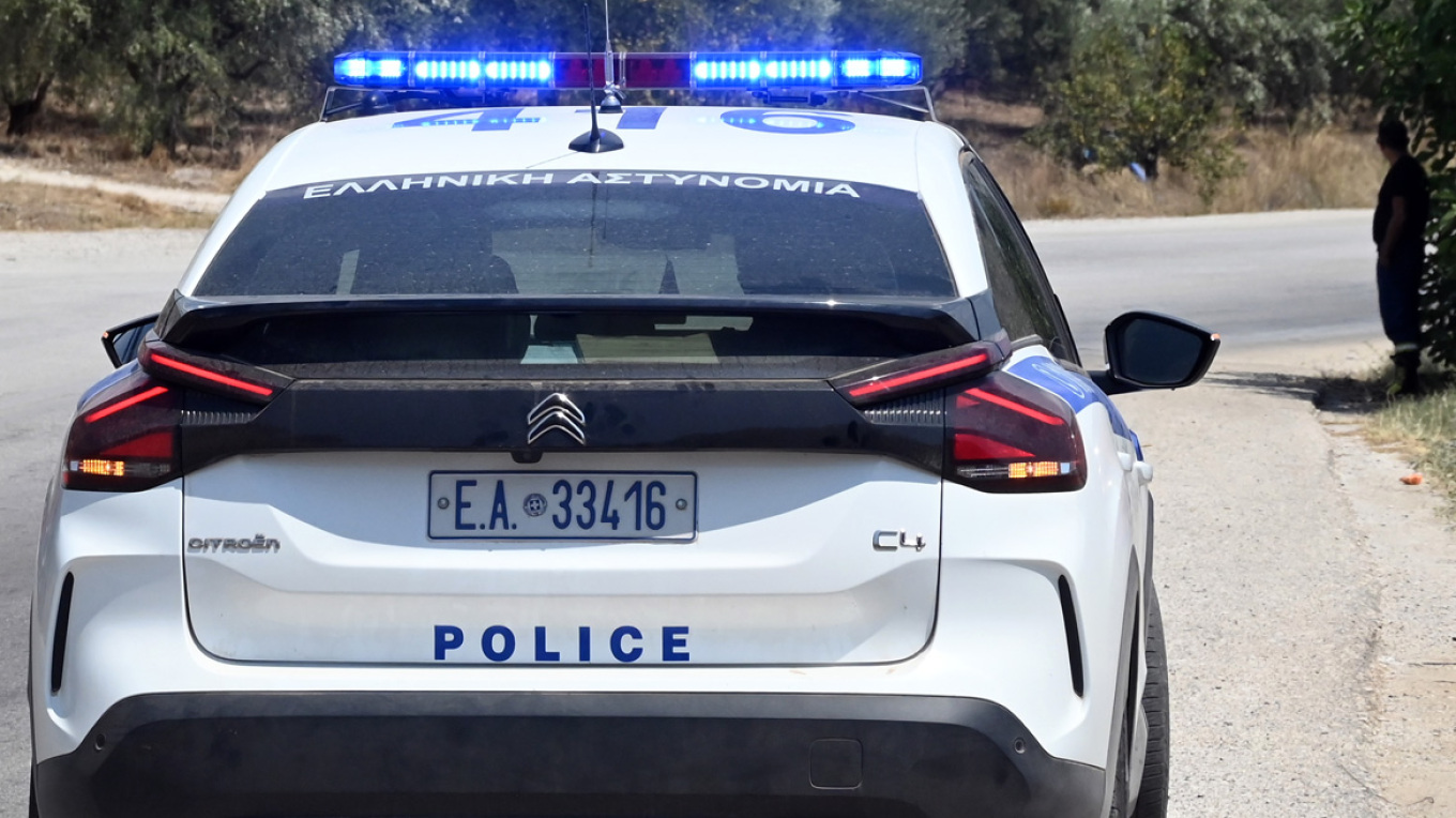 Κρήτη: Ζευγάρι έκανε βόλτα σε παραλία και «σκόνταψαν» πάνω σε δέμα με κοκαΐνη