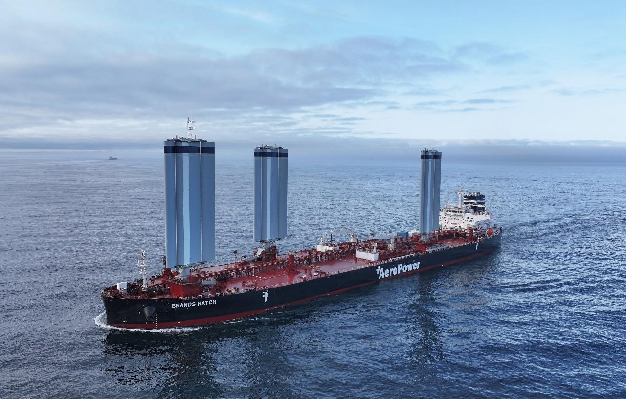 Η Πειραιώς χρηματοδοτεί το πρώτο δεξαμενόπλοιο τύπου LR2 στον κόσμο που αξιοποιεί την αιολική ενέργεια