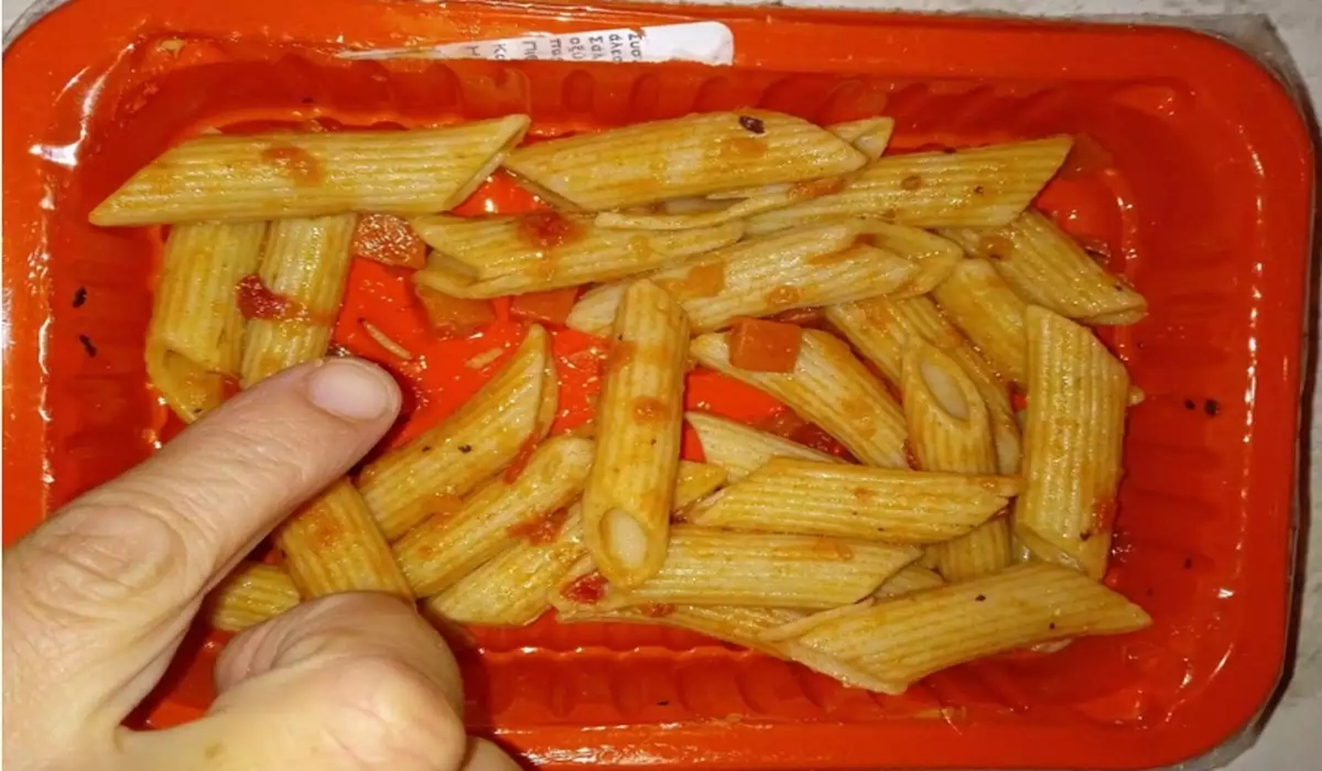 Βρέθηκαν σκουλήκια στο σχολικό γεύμα 6χρονου μαθητή στην Ήπειρο